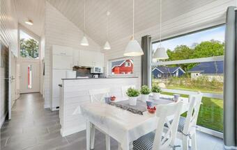 Stunning Home In Krems Ii/warderbr�ck W/ Sauna And 2 Bedrooms