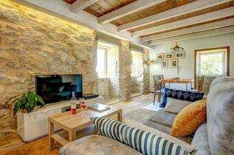 Arcade Villa Sleeps 2 Pool Wifi