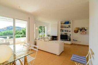 Begur Apartment Sleeps 6 With Pool