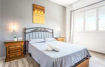 Nice Home In Godelleta With Outdoor Swimming Pool, Wifi And 4 Bedrooms