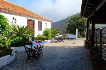 Apartment With One Bedroom In Los Silos With Furnished Terrace And Wifi 5 Km From The Beach