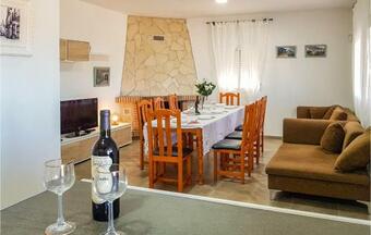 Awesome Home In Olvera W/ Wifi, Outdoor Swimming Pool And 4 Bedrooms