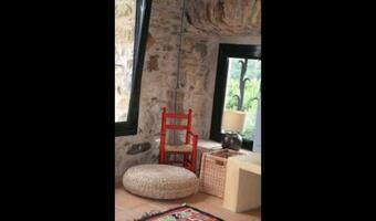 San Sadurni Villa Sleeps 5 With Pool