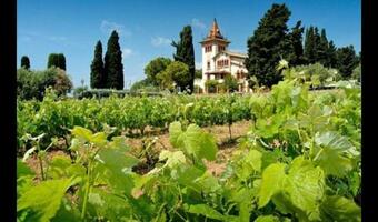 Valls Villa Sleeps 6 With Pool