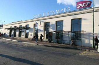 Apartamento Studio Fonctionnel Avec Coin Nuit Sur Etampes