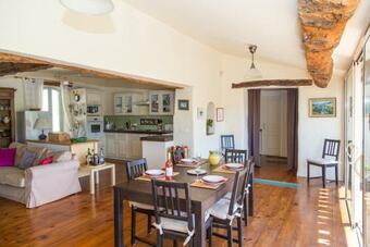 Laurac Villa Sleeps 8 Pool Wifi