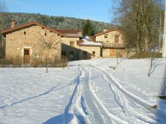 G�te Les Salles, 3 Pi�ces, 4 Personnes - Fr-1-496-66