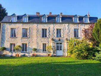 Ognon Chateau Sleeps 12 Pool Wifi