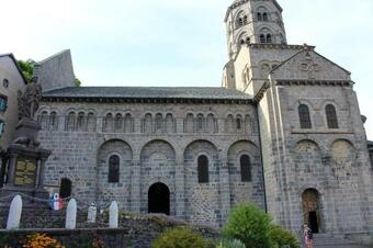 Apartment With One Bedroom In Orcival With Enclosed Garden