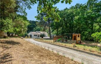 Nice Home In Rognes With Outdoor Swimming Pool, Wifi And 4 Bedrooms