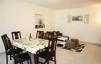 Stunning Home In Vaison Sablet W/ 2 Bedrooms And Wifi