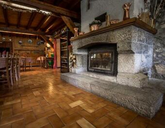 Hostal Chambres D'h�tes � Les Tavaillons �