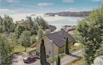 Holiday Home Hatlestrand Hatlestrandsvegen V