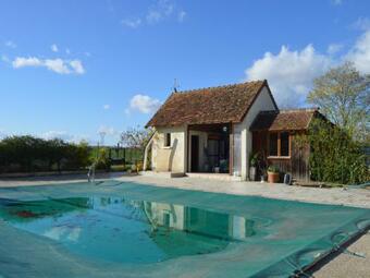 Villa Maison Varennes-sur-fouzon , 4 Pi�ces, 6 Personnes - Fr-1-591-90