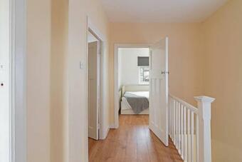 Large Three Double Room With Garden And Parking