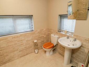 Jasmine At Magnolia Lake