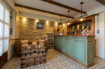 Hostal Maria's Boutique Rooms