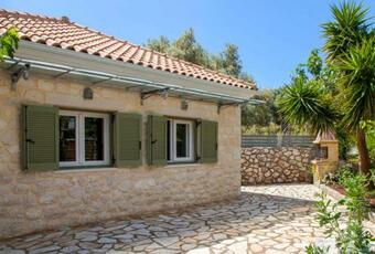 Fterno Villa Sleeps 2 With Pool Air Con And Wifi