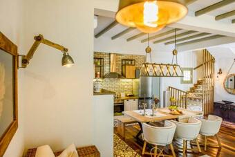 Kato Gatzea Villa Sleeps 6 With Pool Air Con And Wifi