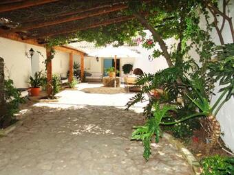 Chlomos Villa Sleeps 16 With Pool And Wifi