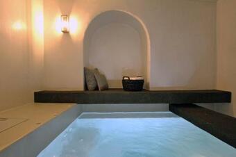 W Villa Fira Grand - Fira - Stunning 1 Bedroom Villa With Private Pool And Hot Tub
