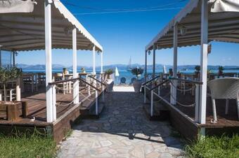 Bed & Breakfast Christina Beachfront Rooms