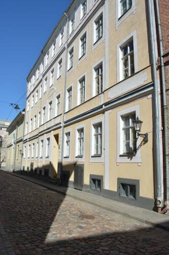 Large Vacation Apartment In The Old Town