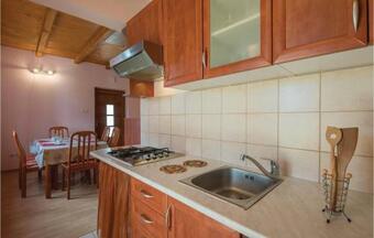 Holiday Home Bateli 06