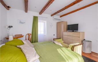 Amazing Home In Barban With Outdoor Swimming Pool, Wifi And 2 Bedrooms