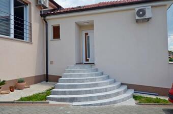 Apartments Golden Hour