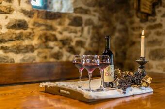 Luxury Villa Lipa With Hot Tub