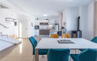 Three-bedroom Holiday Home In Labin