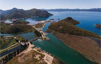 Two-bedroom Apartment In Metkovic