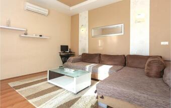 Two-bedroom Holiday Home In Neoric