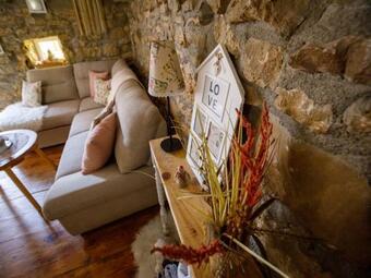 Mala Kuca Promina Seline