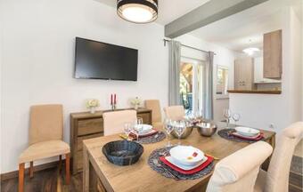 Two-bedroom Holiday Home In Pokupska Slatina