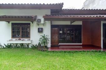 Hotel Oyo Life 2843 Raz House Syariah