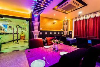 Oyo 30414 Hotel Us Residency