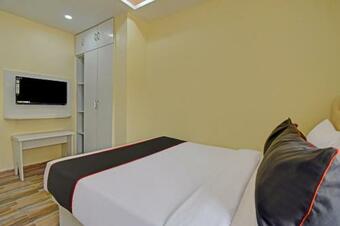 Oyo 78897 Collection O Keechan Hotels