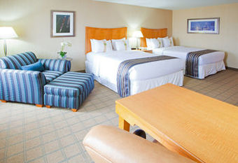 Holiday Inn Hotel & Suites