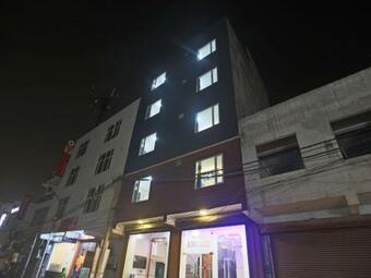 Hotel Capital O 72524 Rr Monarch Boutique