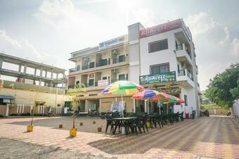 Capital O 65594 Hotel Meghmalhar