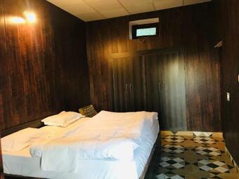 Hotel Lansdowne Hill View Cottages