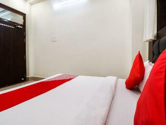 Oyo 74339 Hotel G9