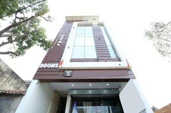 Oyo 33470 Hotel S7