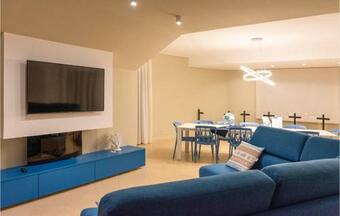 Amazing Home In Sangineto Lido W/ Outdoor Swimming Pool, Jacuzzi And Sauna