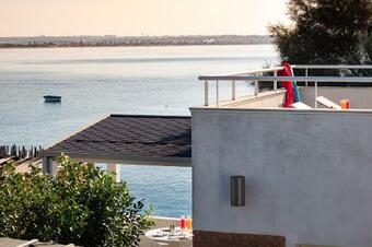 Casa Di Natale Villa Sleeps 8 Air Con Wifi