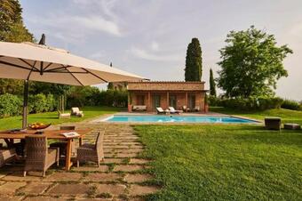 Castelfalfi Villa Sleeps 10 With Pool And Air Con