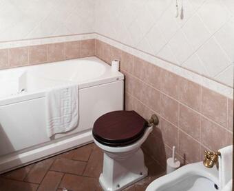 Ricavo Villa Sleeps 10 Pool Wifi