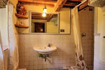 Gualdo Apartment Sleeps 4 With Pool And Wifi